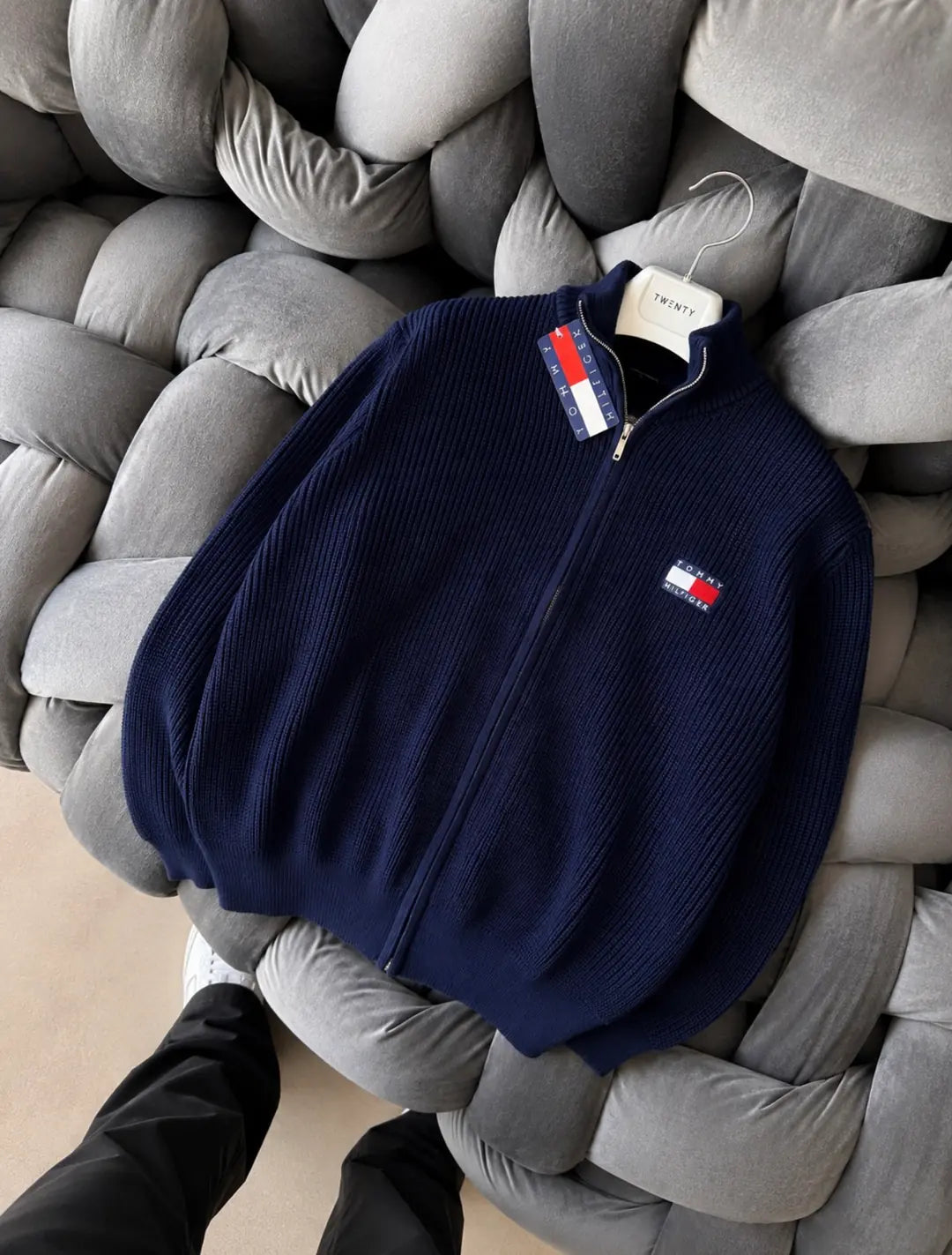 Tommy Lacivert Hırka