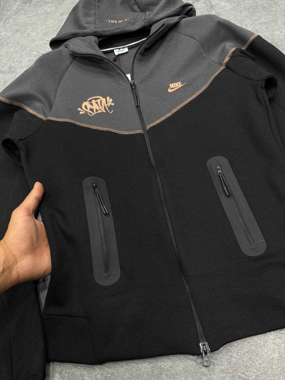 Nike Syna Füme-Siyah