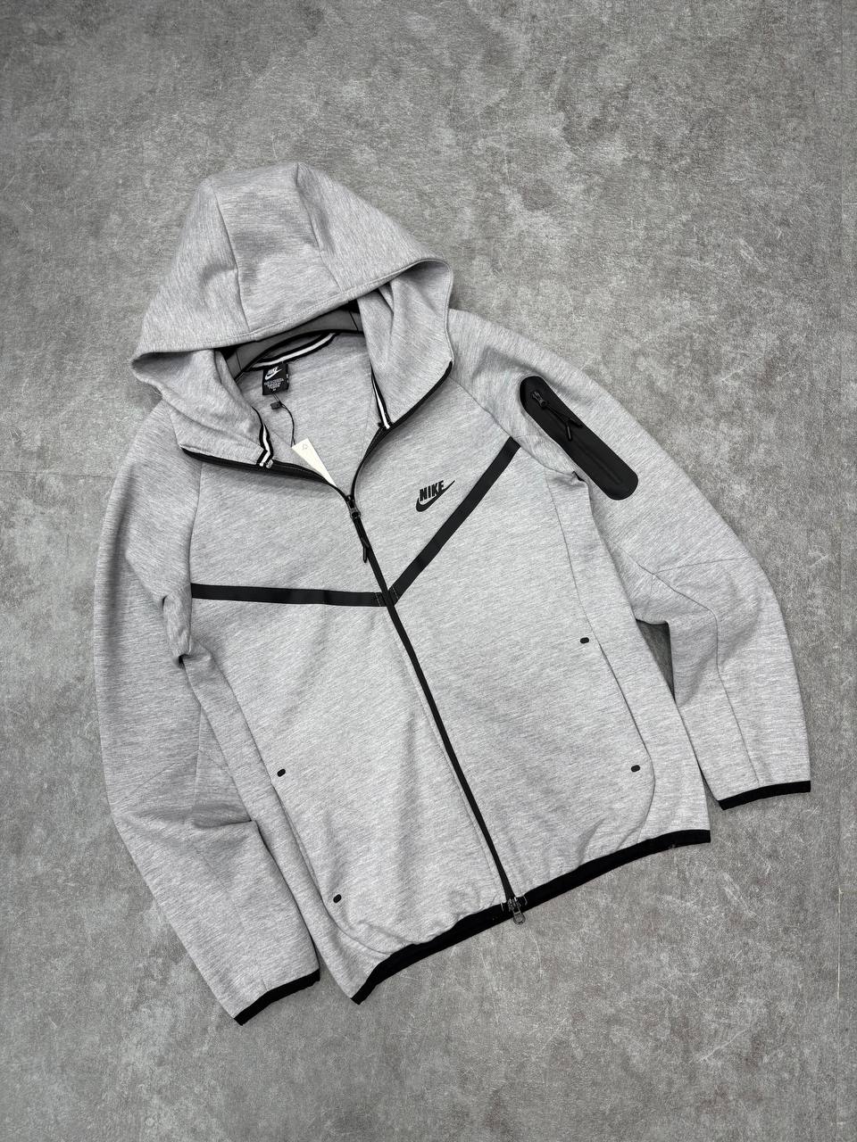 Nike Tech Fleece Gri