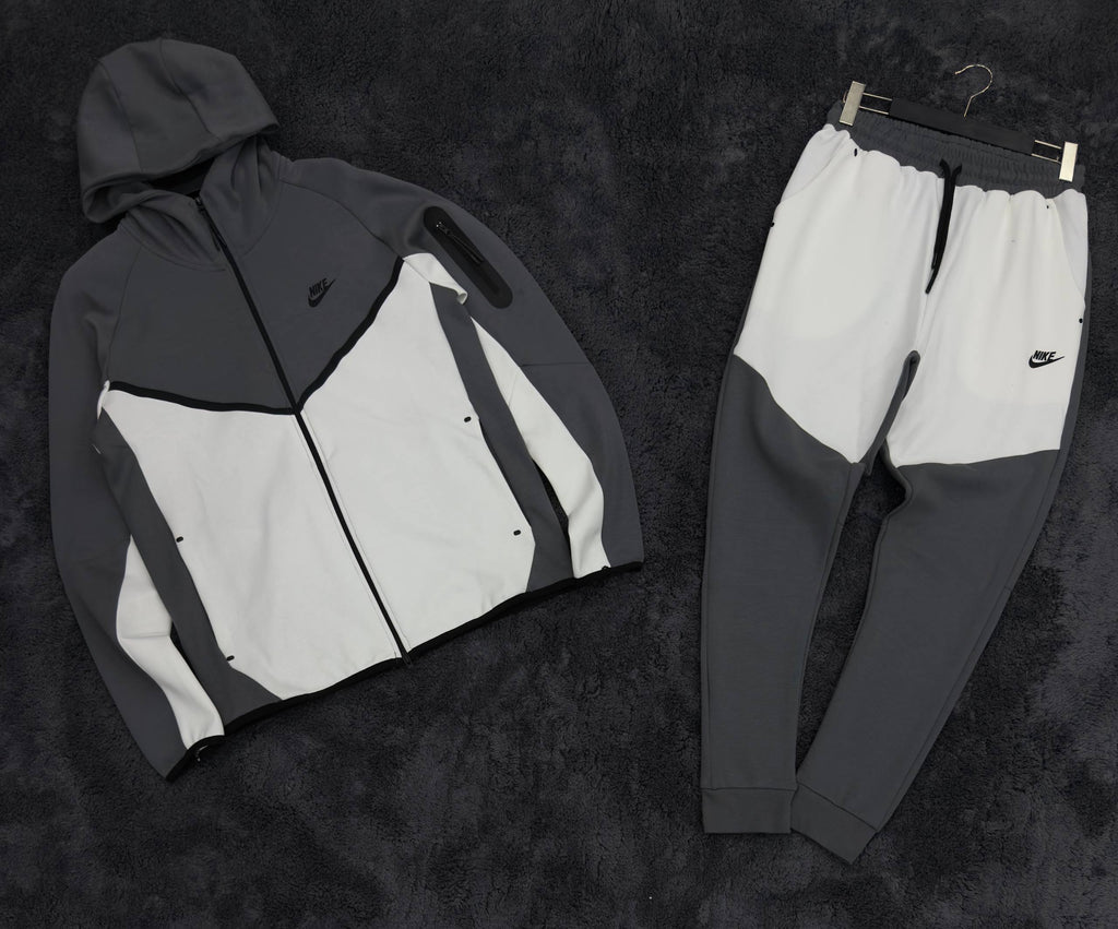 Nike Tech Füme-Beyaz Eşofman Takımı