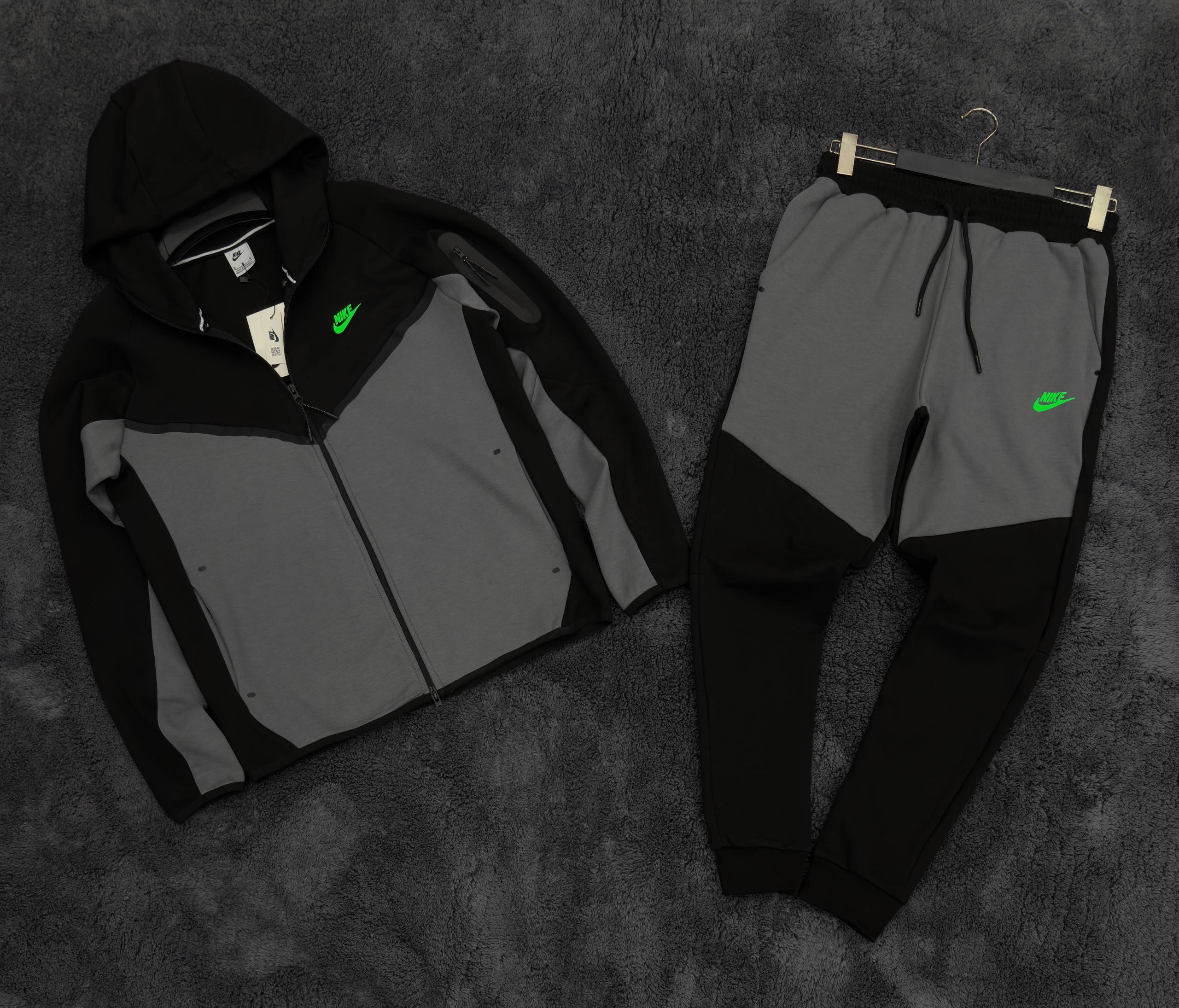 Nike Tech Siyah-Füme Eşofman Takımı
